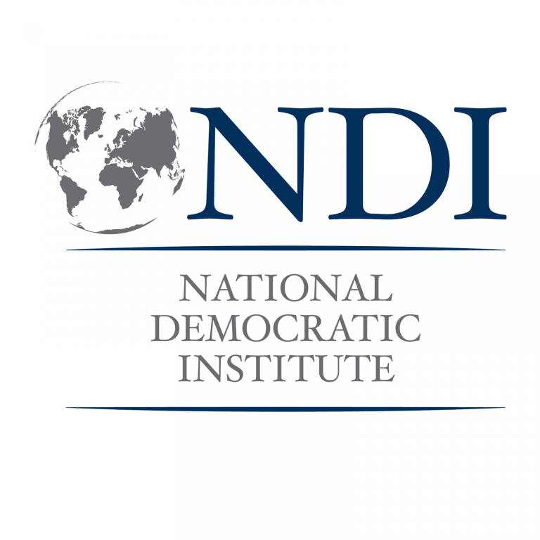 CDC firma de convenio con el National Democratic Institute