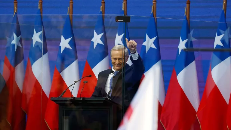 Luis Ruz: “La candidatura de Kast tiene un problema programático serio que aún no logra explicar”